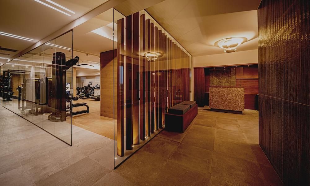 Hotel Palazzo Doglio Cagliari Exteriér fotografie The gym at The Dorchester