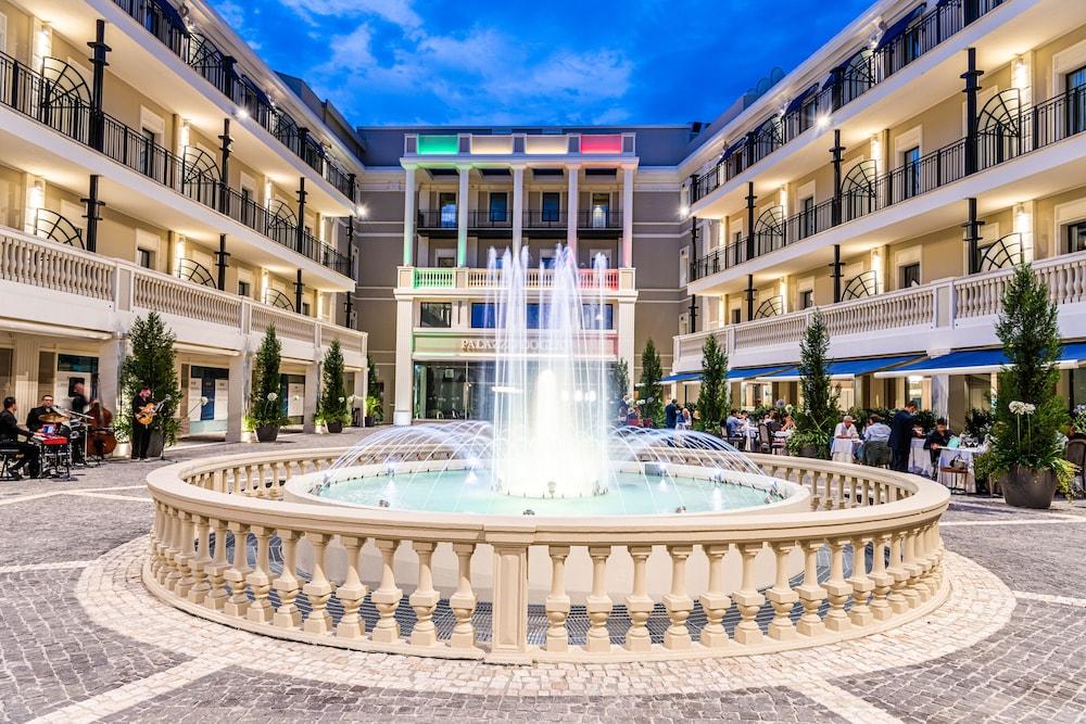 Hotel Palazzo Doglio Cagliari Exteriér fotografie The central fountain