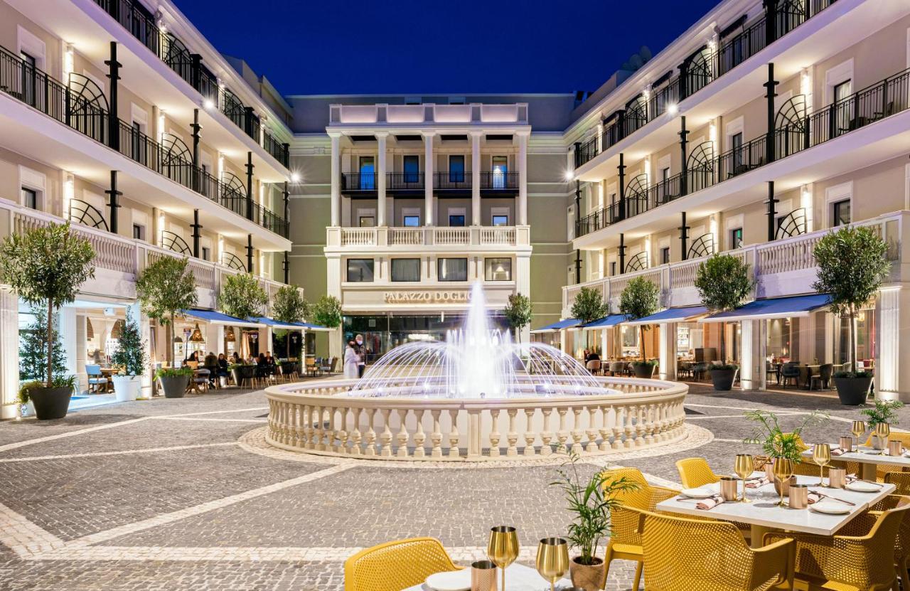 Hotel Palazzo Doglio Cagliari Exteriér fotografie The Hotel's courtyard