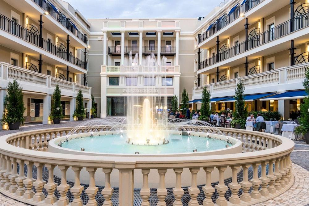 Hotel Palazzo Doglio Cagliari Exteriér fotografie The Fontainebleau Hotel